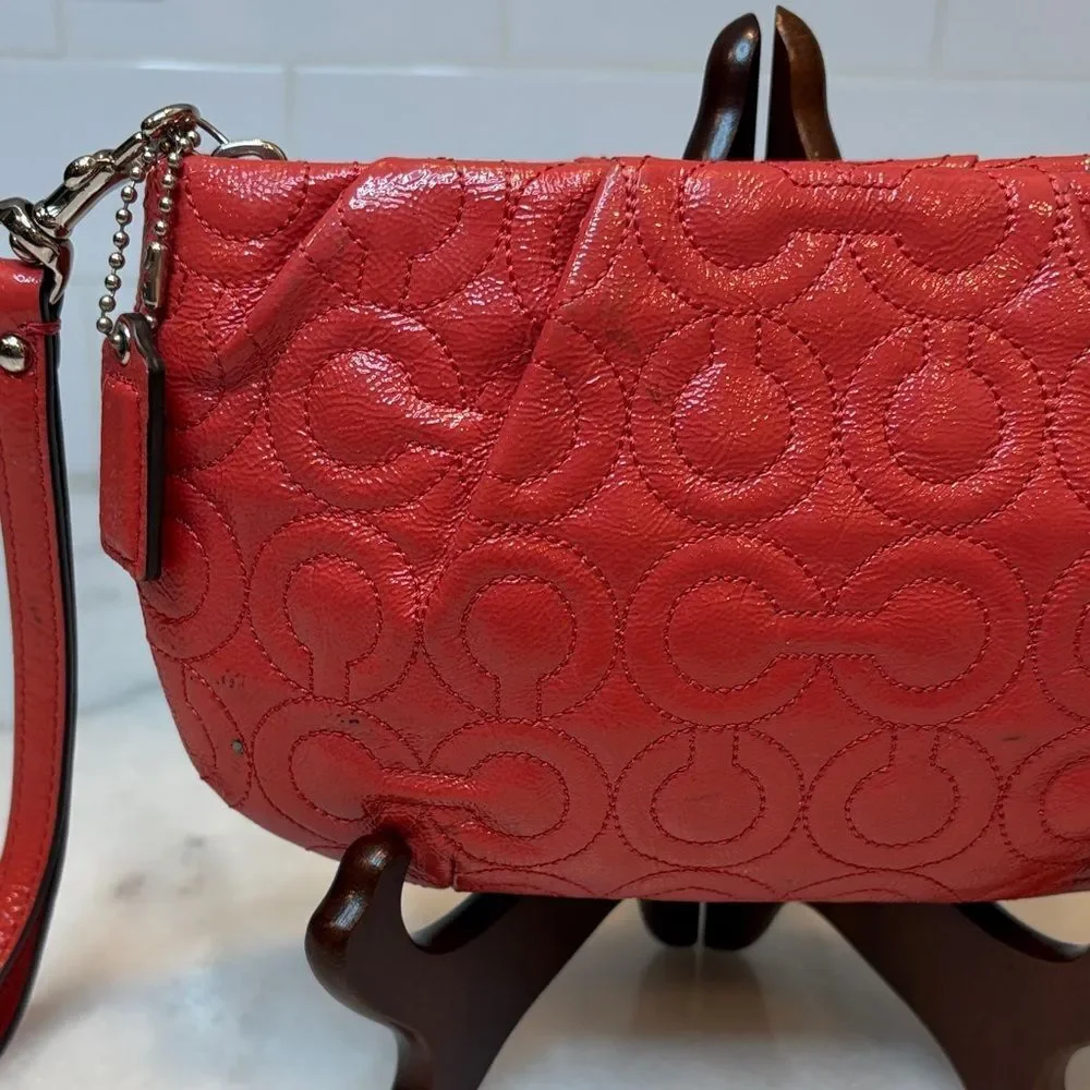 Coach Wristlet Bag Purse Leather Signature OpArt Logo Quilted Clutch Mini Bag